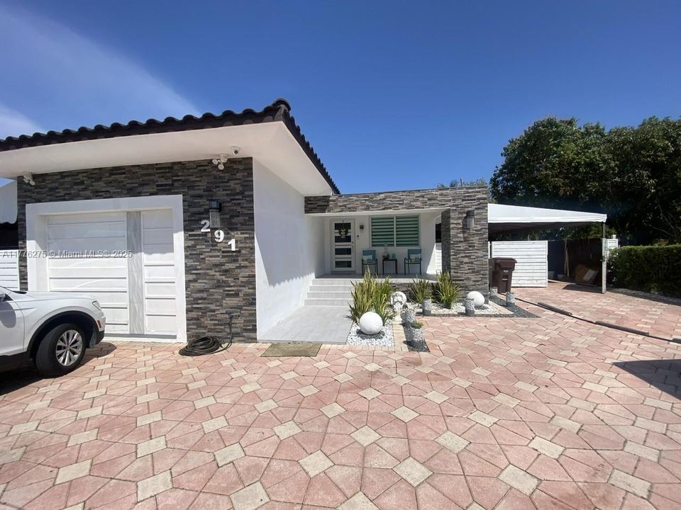 Недавно продано: $799,000 (3 спален, 2 ванн, 1298 Квадратных фут)