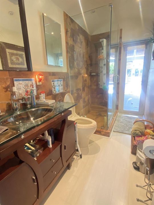 Недавно продано: $799,000 (3 спален, 2 ванн, 1298 Квадратных фут)