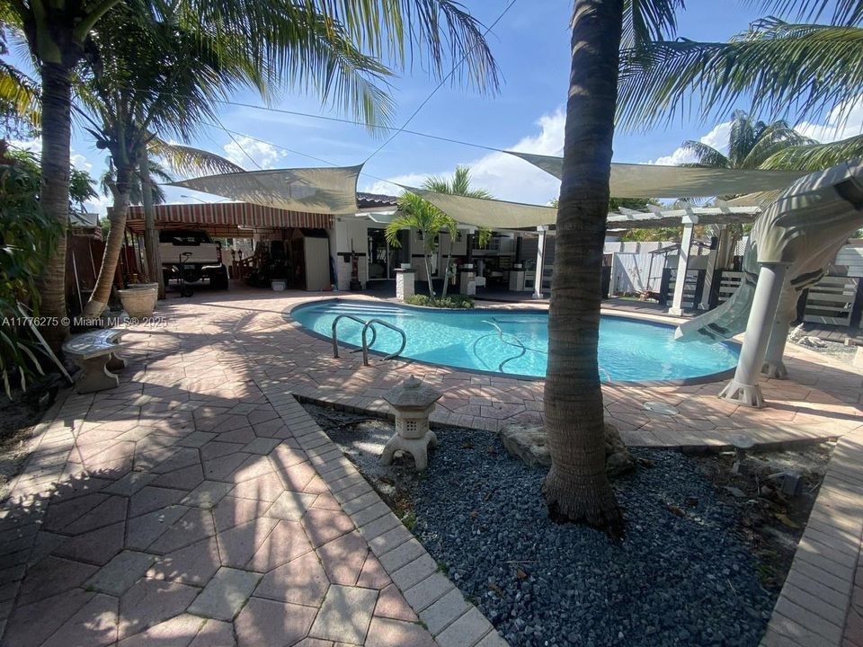 Недавно продано: $799,000 (3 спален, 2 ванн, 1298 Квадратных фут)