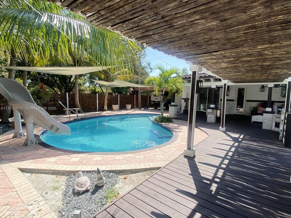 Недавно продано: $799,000 (3 спален, 2 ванн, 1298 Квадратных фут)