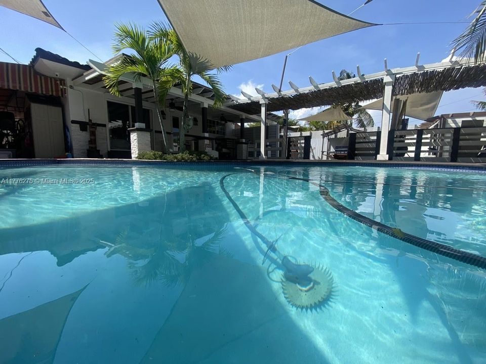 Недавно продано: $799,000 (3 спален, 2 ванн, 1298 Квадратных фут)