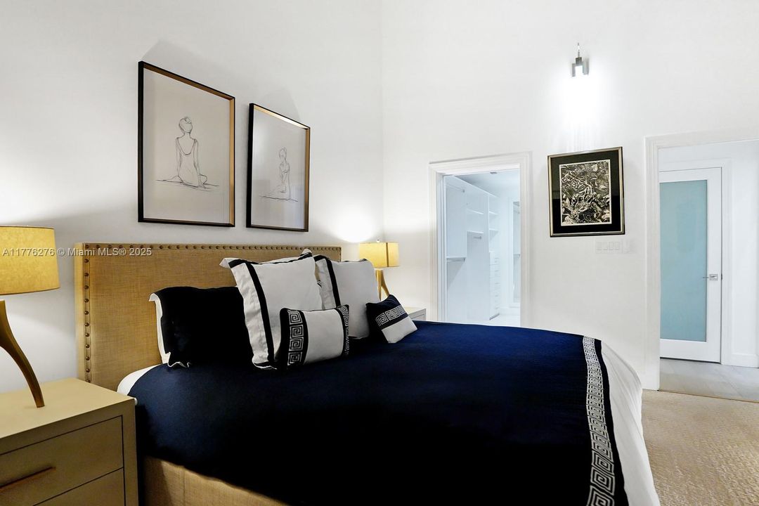 Vendido Recientemente: $1,250,000 (3 camas, 3 baños, 1700 Pies cuadrados)