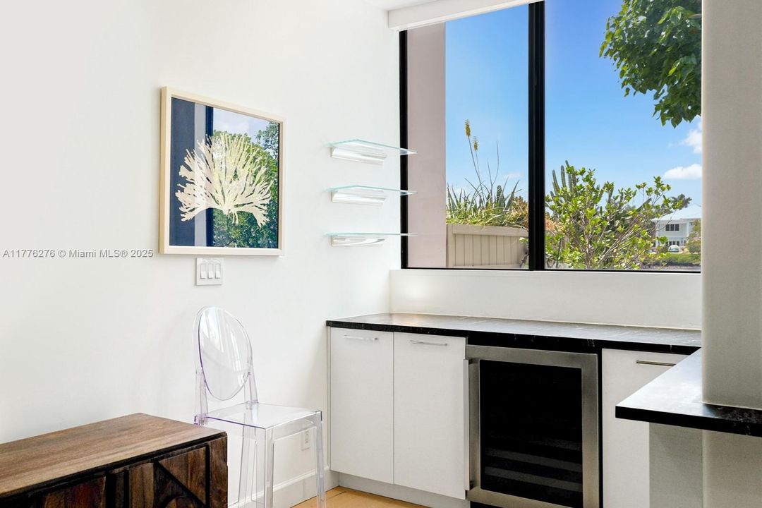 Vendido Recientemente: $1,250,000 (3 camas, 3 baños, 1700 Pies cuadrados)