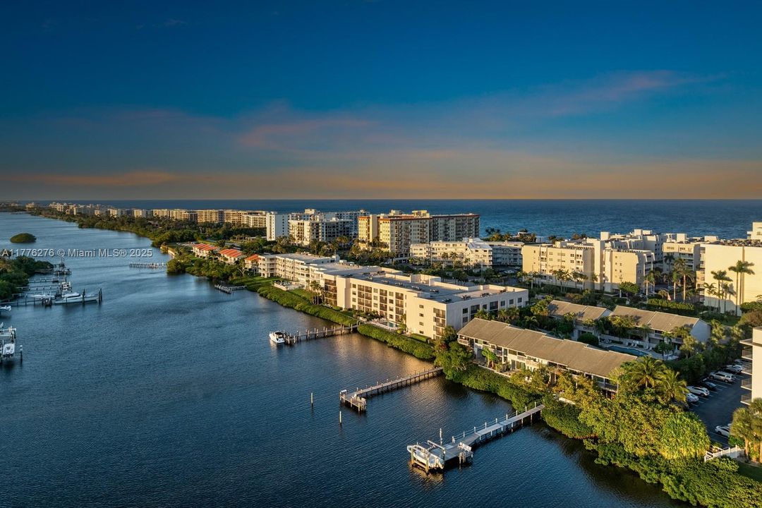 Vendido Recientemente: $1,250,000 (3 camas, 3 baños, 1700 Pies cuadrados)