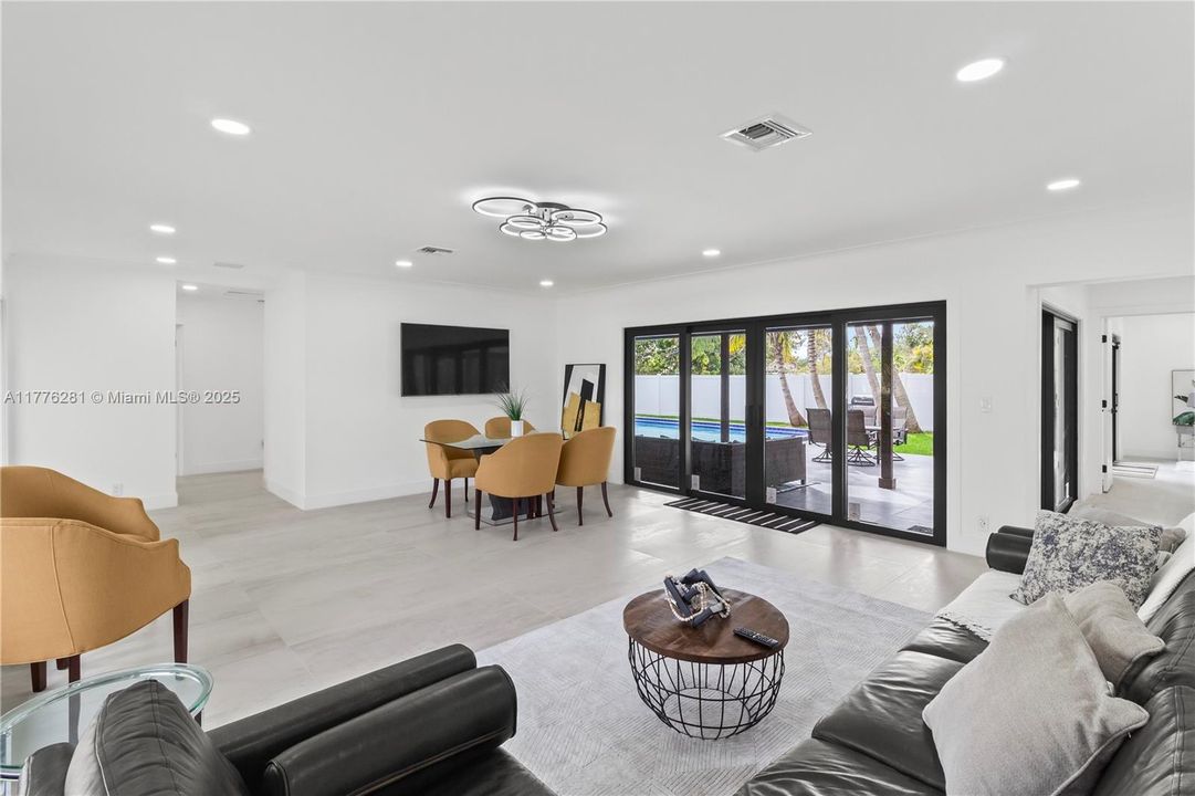 Recently Rented: $8,000 (3 beds, 3 baths, 3000 Square Feet)