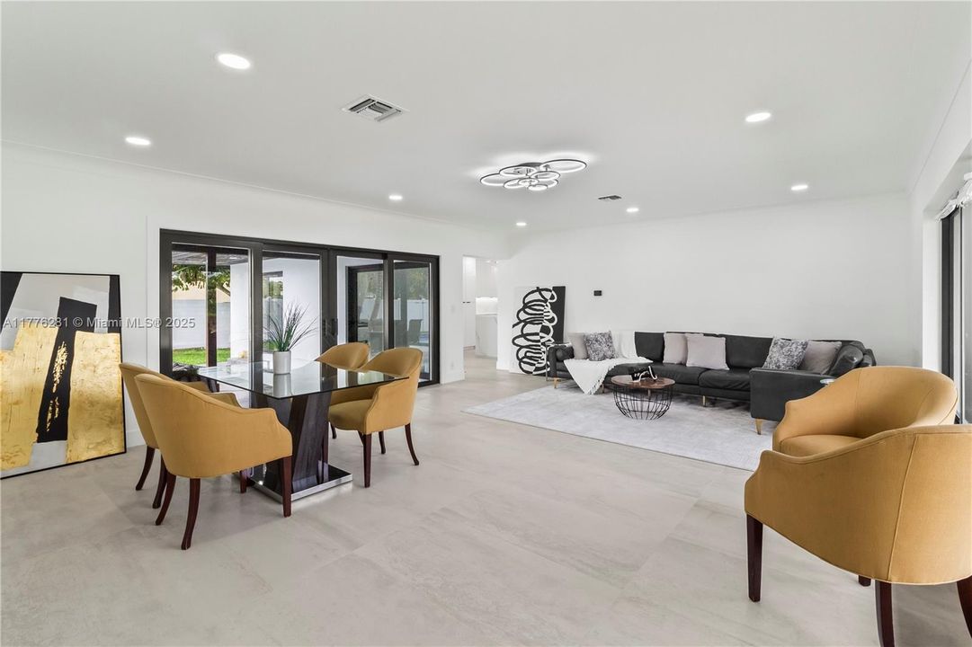 Recently Rented: $8,000 (3 beds, 3 baths, 3000 Square Feet)