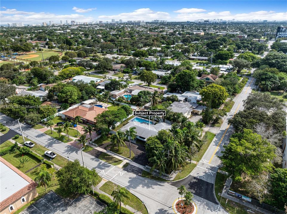 Recently Rented: $8,000 (3 beds, 3 baths, 3000 Square Feet)