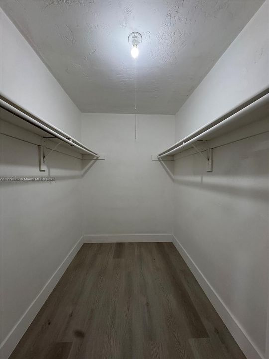 Recently Sold: $758,500 (3 beds, 2 baths, 1598 Square Feet)