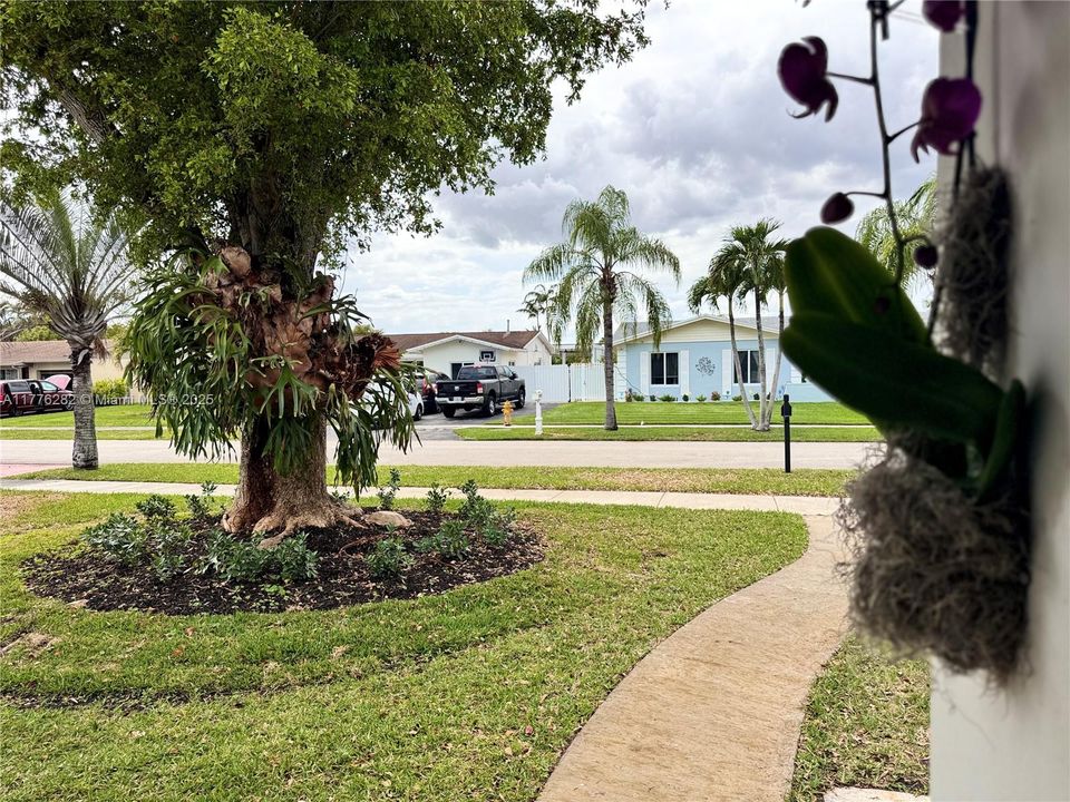 Recently Sold: $758,500 (3 beds, 2 baths, 1598 Square Feet)