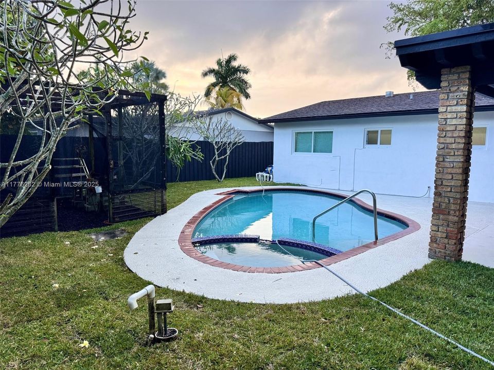Recently Sold: $758,500 (3 beds, 2 baths, 1598 Square Feet)