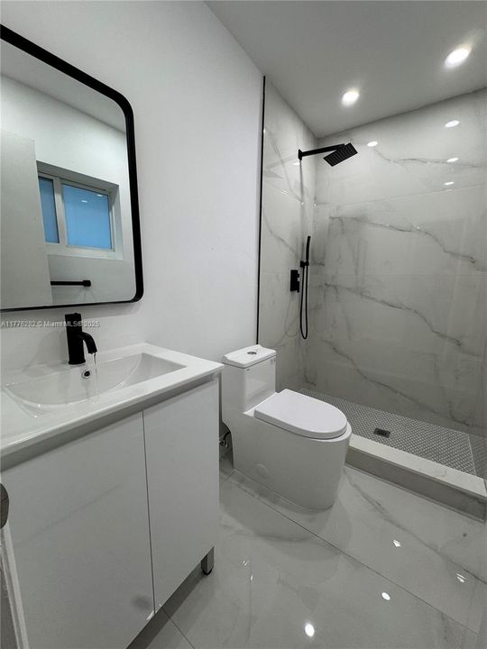 Recently Sold: $758,500 (3 beds, 2 baths, 1598 Square Feet)