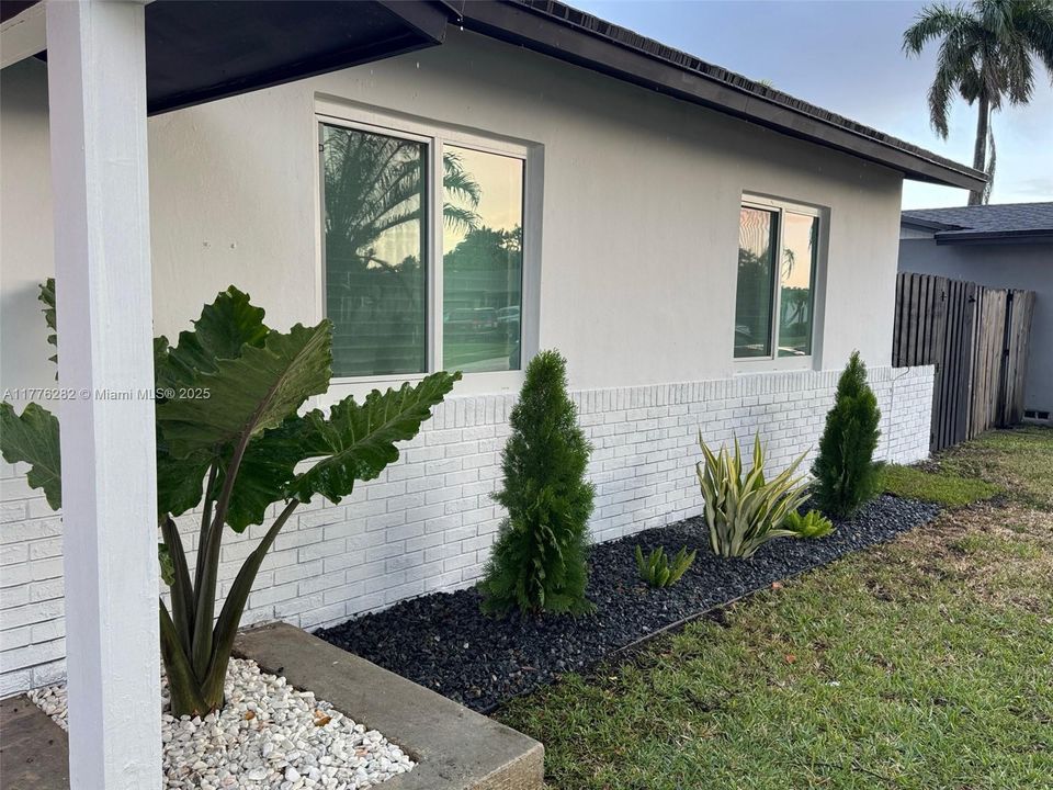 Recently Sold: $758,500 (3 beds, 2 baths, 1598 Square Feet)