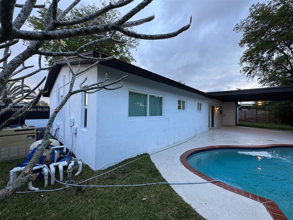 Recently Sold: $758,500 (3 beds, 2 baths, 1598 Square Feet)
