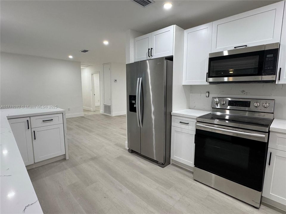 Recently Sold: $758,500 (3 beds, 2 baths, 1598 Square Feet)