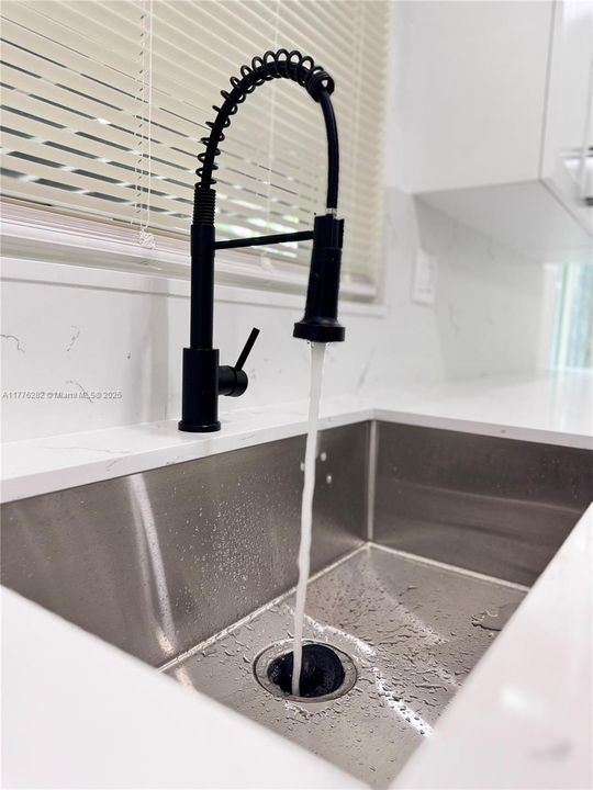 Recently Sold: $758,500 (3 beds, 2 baths, 1598 Square Feet)