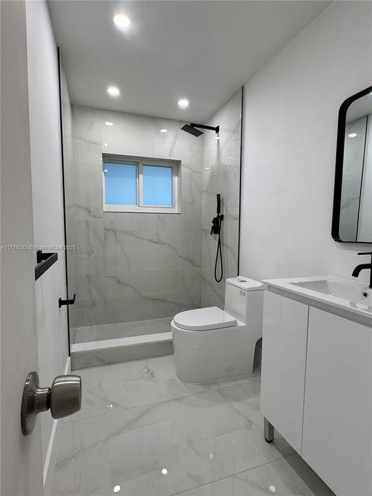 Recently Sold: $758,500 (3 beds, 2 baths, 1598 Square Feet)