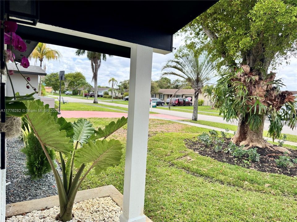 Recently Sold: $758,500 (3 beds, 2 baths, 1598 Square Feet)