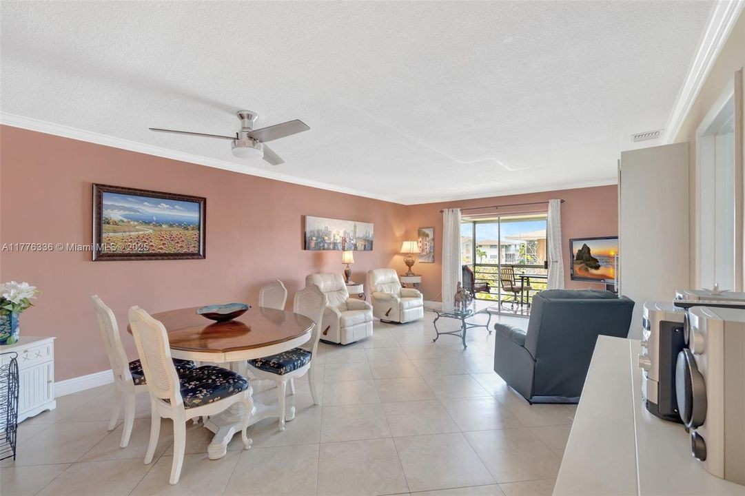 Active With Contract: $89,900 (1 beds, 1 baths, 883 Square Feet)