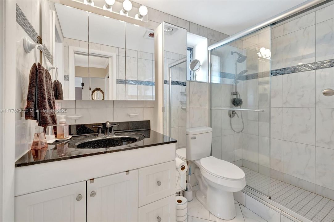 Active With Contract: $89,900 (1 beds, 1 baths, 883 Square Feet)