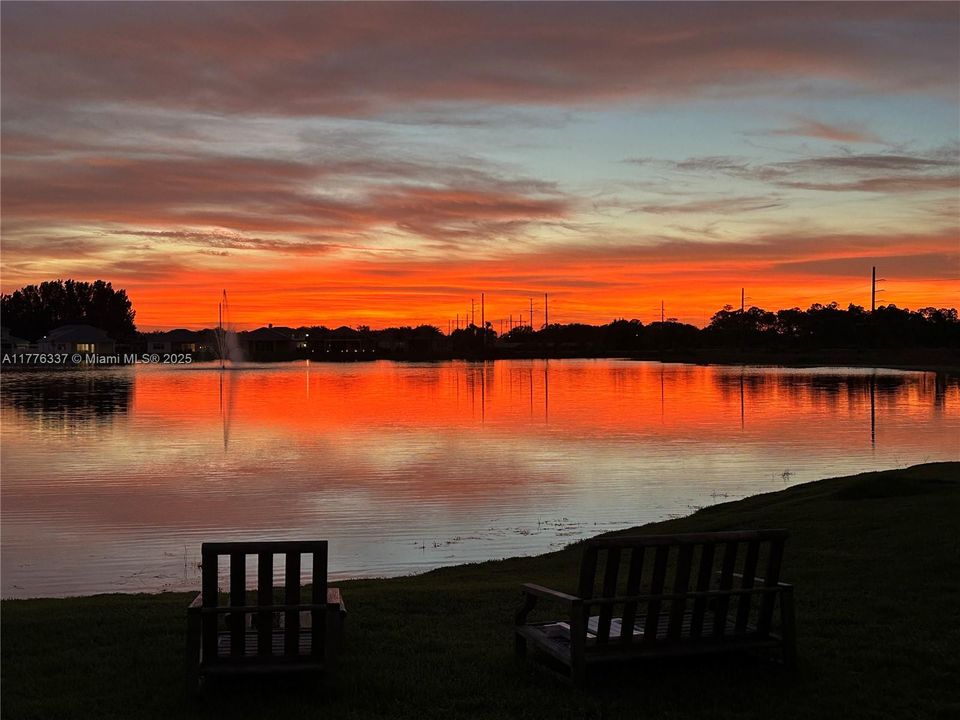 待售: $799,900 (3 贝兹, 3 浴室, 2111 平方英尺)