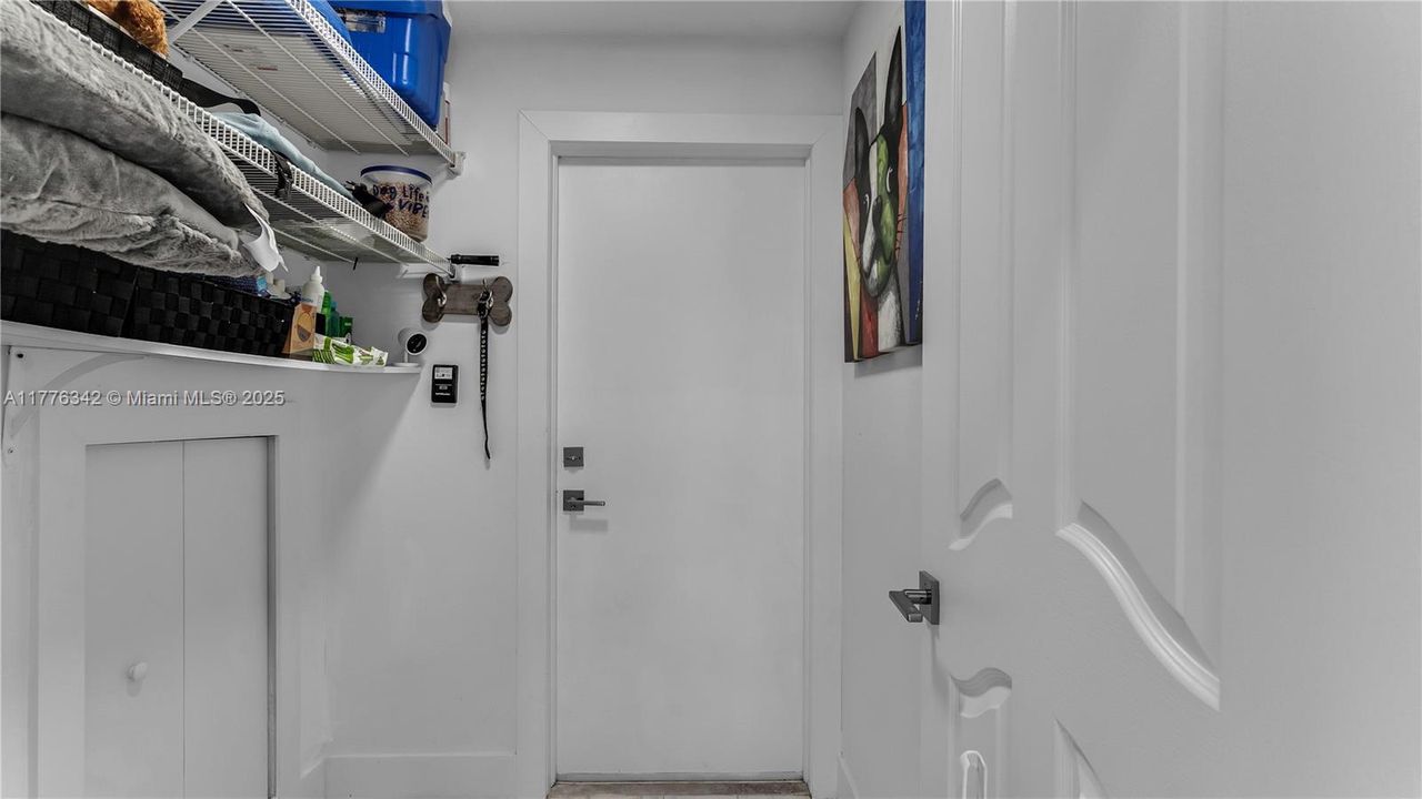 Recently Rented: $4,600 (3 beds, 2 baths, 1960 Square Feet)