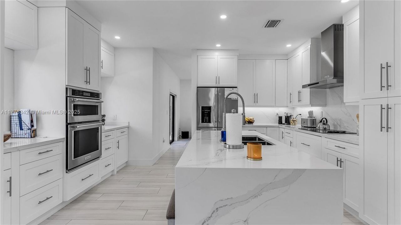 Recently Rented: $4,600 (3 beds, 2 baths, 1960 Square Feet)