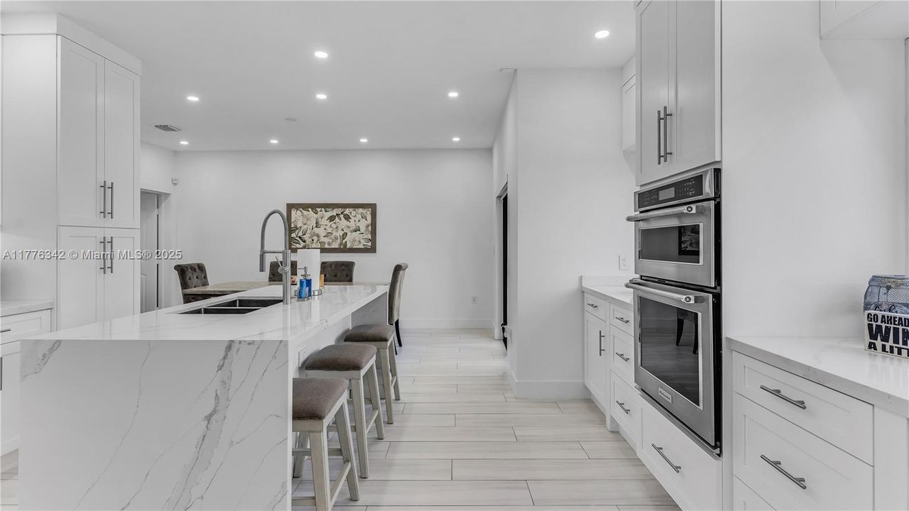 Recently Rented: $4,600 (3 beds, 2 baths, 1960 Square Feet)