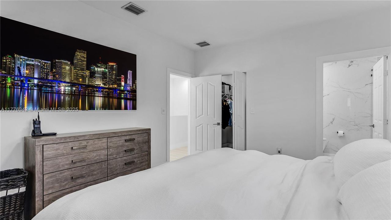 Recently Rented: $4,600 (3 beds, 2 baths, 1960 Square Feet)