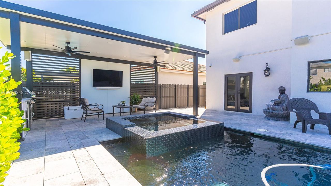 Recently Rented: $4,600 (3 beds, 2 baths, 1960 Square Feet)