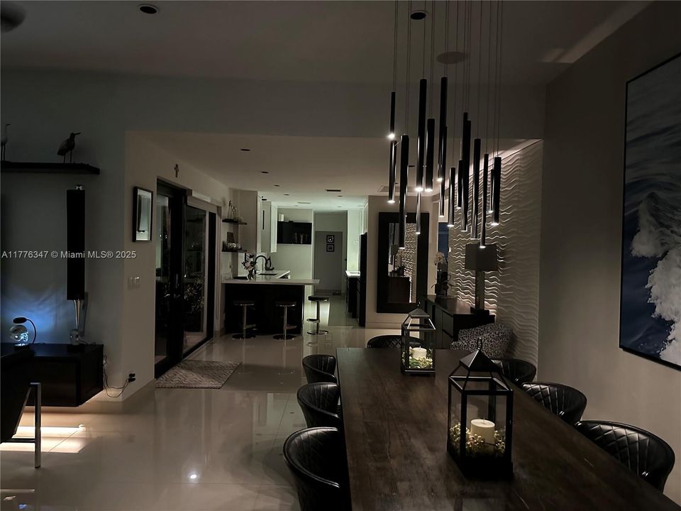 Недавно продано: $2,999,999 (3 спален, 3 ванн, 2062 Квадратных фут)