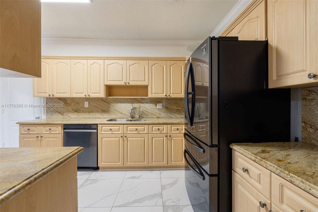 Recently Sold: $1,495,000 (3 beds, 2 baths, 1814 Square Feet)