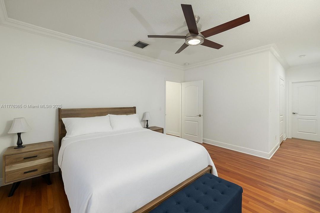 Recently Sold: $1,495,000 (3 beds, 2 baths, 1814 Square Feet)