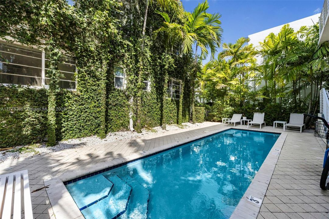 Recently Sold: $500,000 (1 beds, 1 baths, 619 Square Feet)