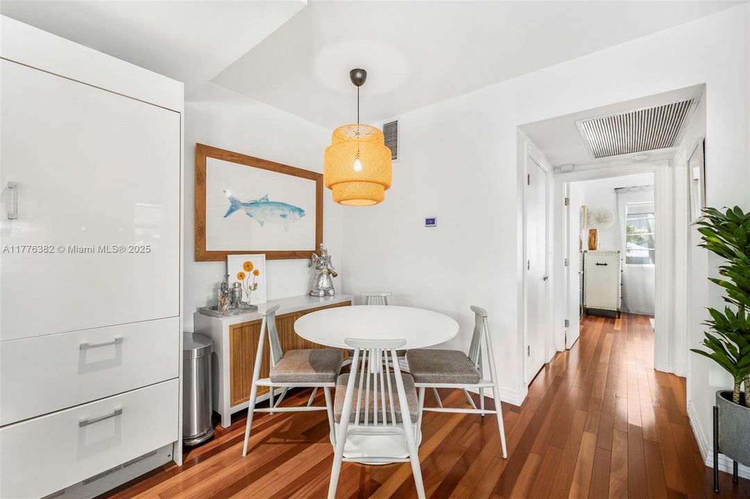 Recently Sold: $500,000 (1 beds, 1 baths, 619 Square Feet)