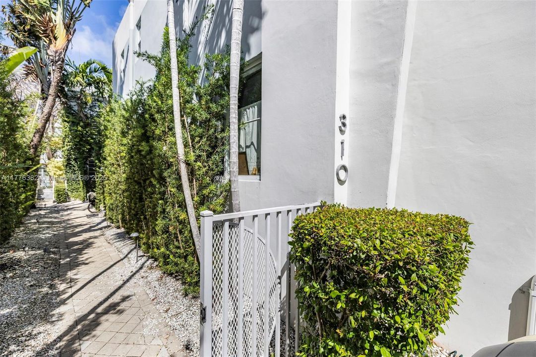 Recently Sold: $500,000 (1 beds, 1 baths, 619 Square Feet)