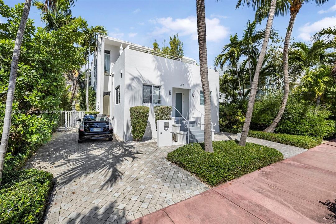 Recently Sold: $500,000 (1 beds, 1 baths, 619 Square Feet)