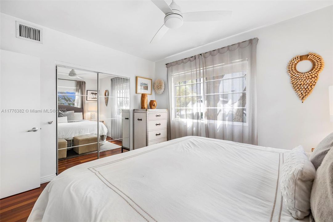 Recently Sold: $500,000 (1 beds, 1 baths, 619 Square Feet)