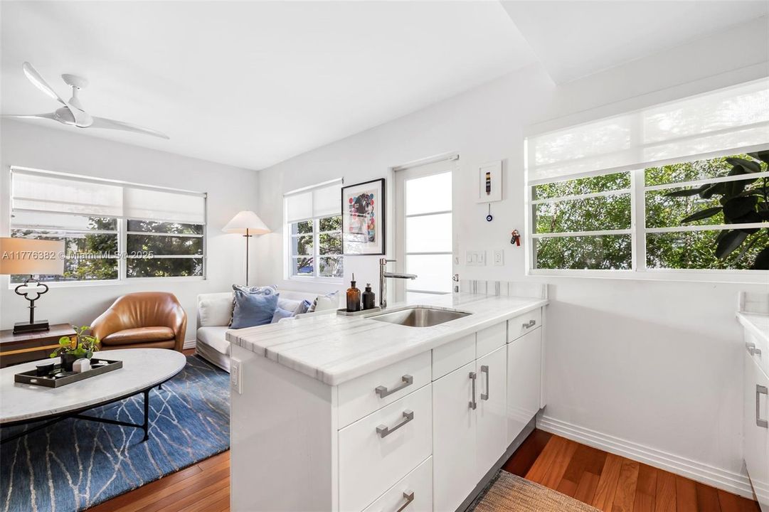 Recently Sold: $500,000 (1 beds, 1 baths, 619 Square Feet)