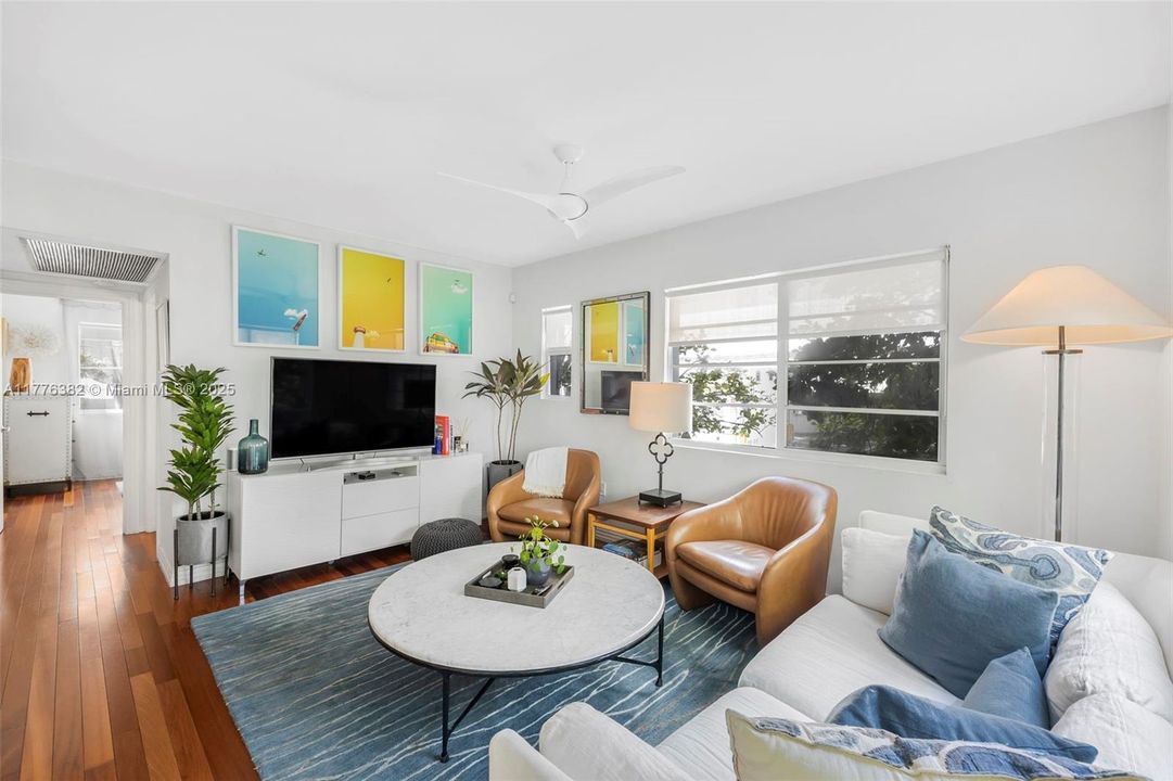 Recently Sold: $500,000 (1 beds, 1 baths, 619 Square Feet)