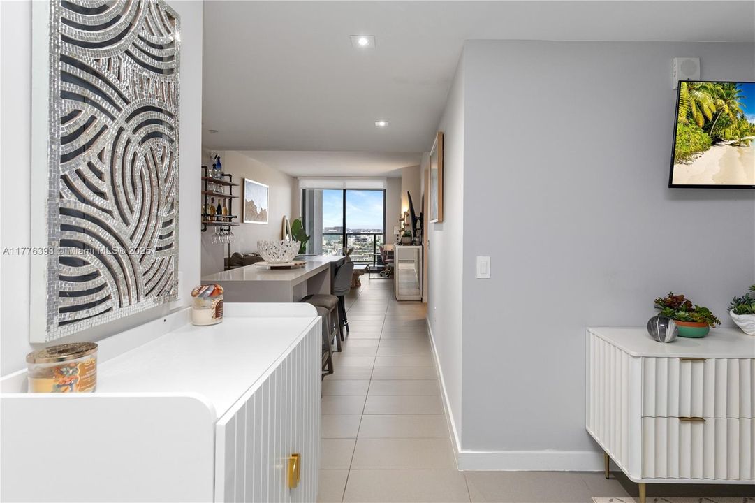 Recently Sold: $450,000 (1 beds, 1 baths, 850 Square Feet)