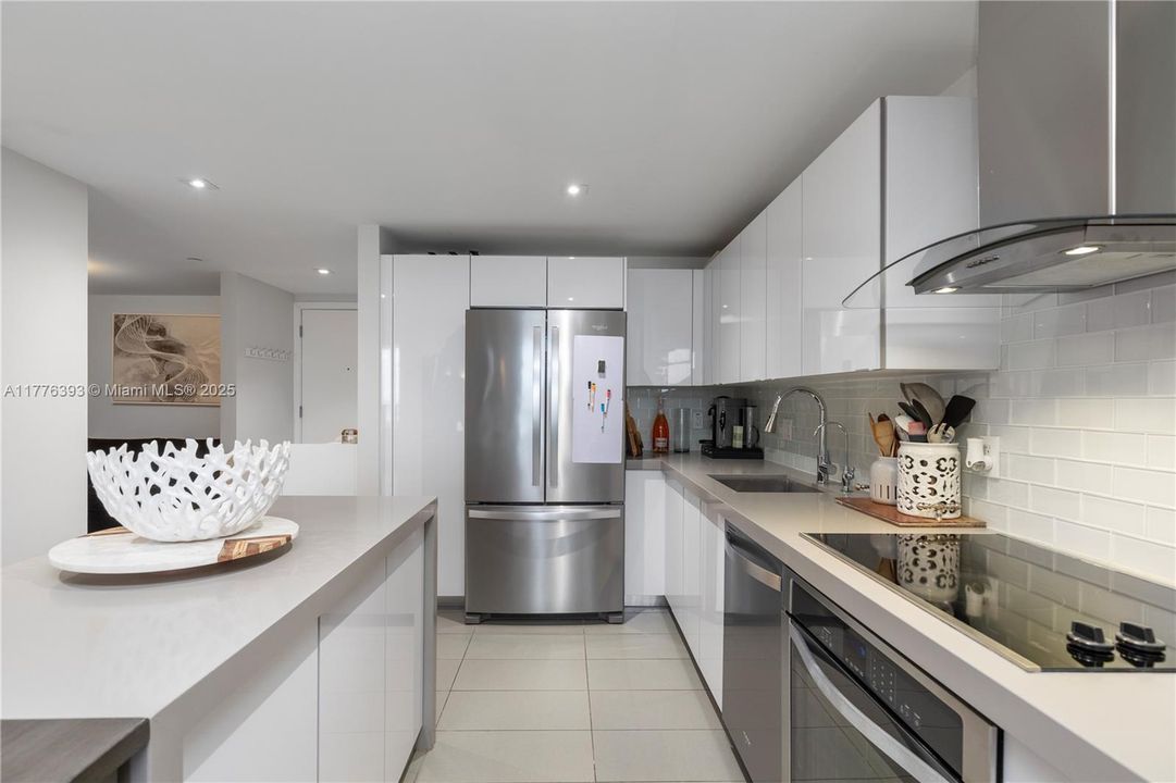 Recently Sold: $450,000 (1 beds, 1 baths, 850 Square Feet)