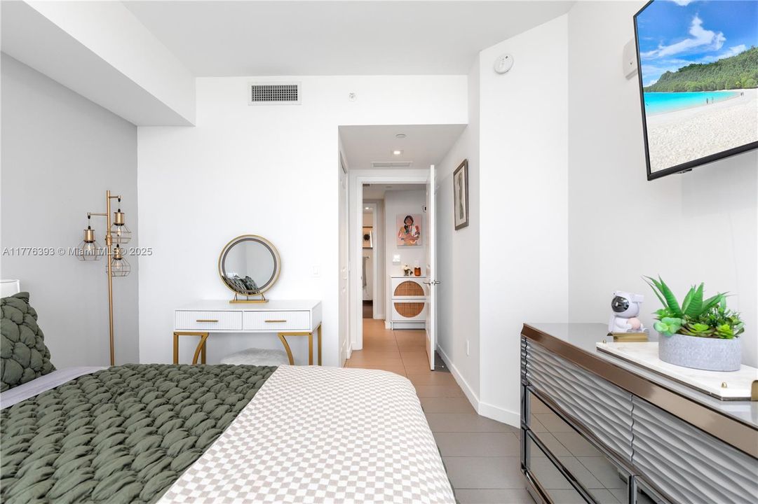 Recently Sold: $450,000 (1 beds, 1 baths, 850 Square Feet)