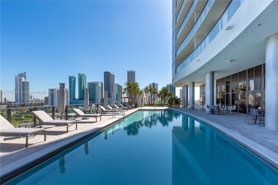 Recently Sold: $450,000 (1 beds, 1 baths, 850 Square Feet)