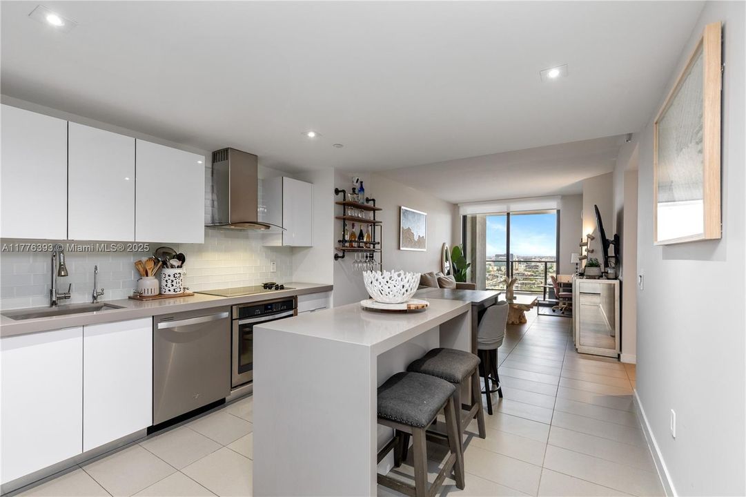 Recently Sold: $450,000 (1 beds, 1 baths, 850 Square Feet)