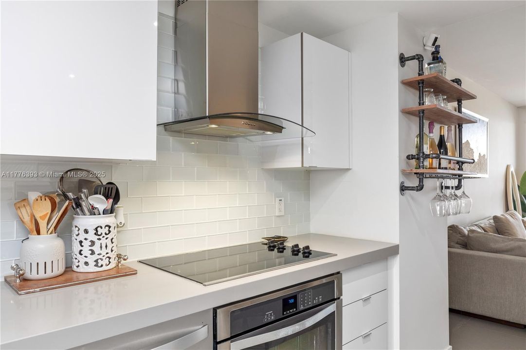 Recently Sold: $450,000 (1 beds, 1 baths, 850 Square Feet)