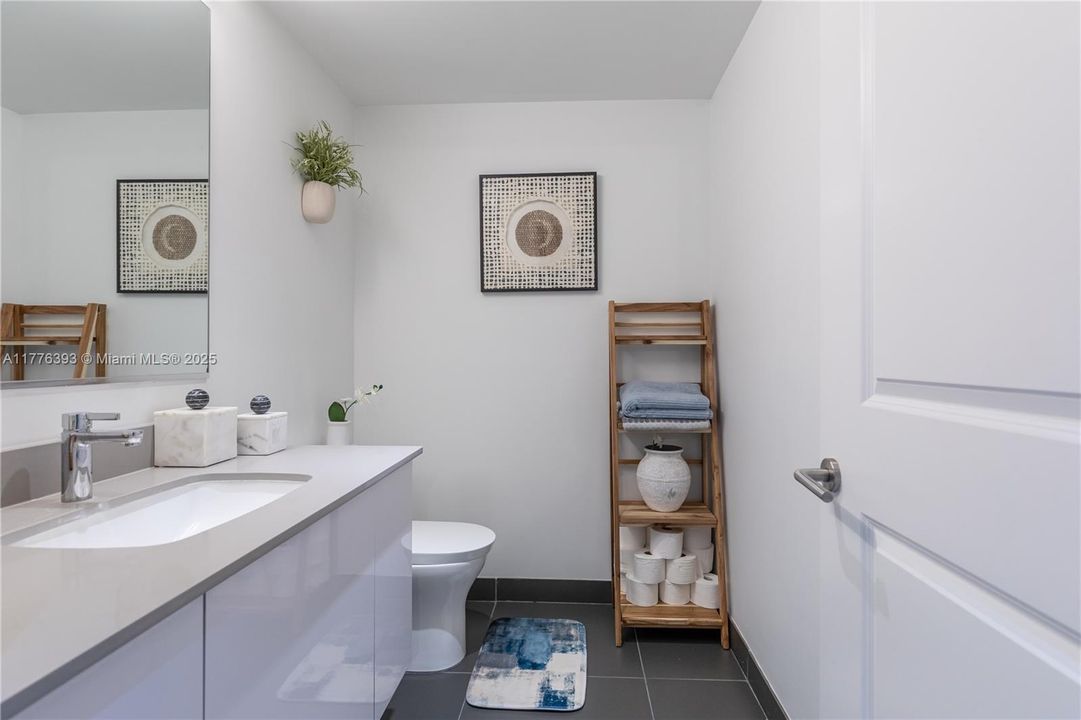 Recently Sold: $450,000 (1 beds, 1 baths, 850 Square Feet)