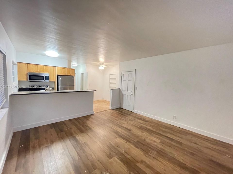 Recently Rented: $1,799 (1 beds, 1 baths, 850 Square Feet)