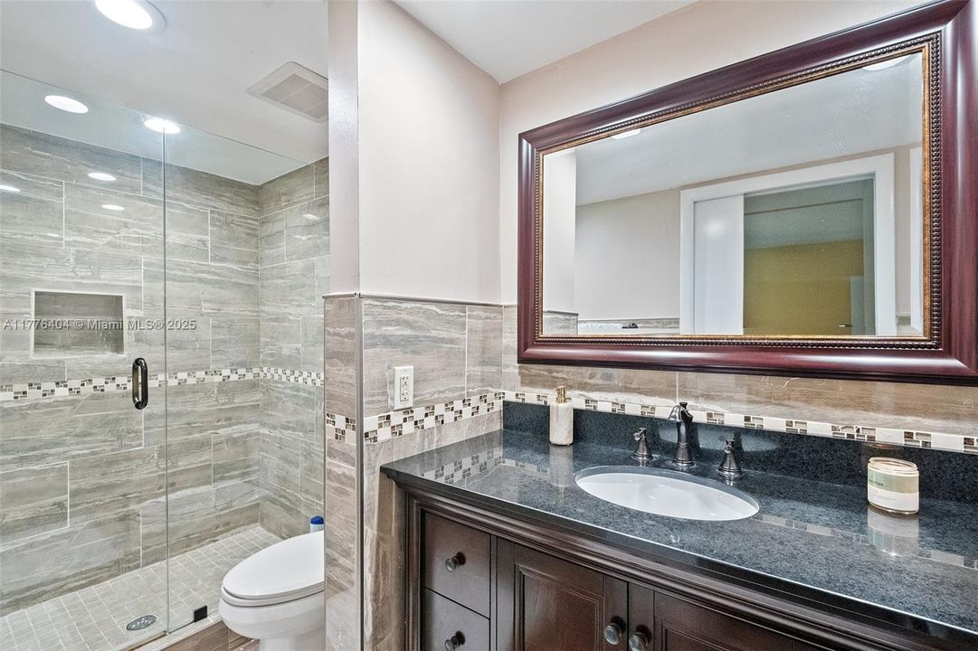 Недавно продано: $255,000 (2 спален, 2 ванн, 1200 Квадратных фут)