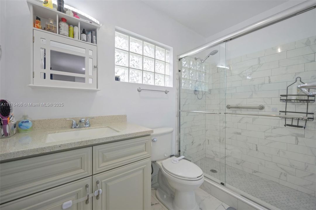Vendido Recientemente: $540,000 (3 camas, 2 baños, 1608 Pies cuadrados)