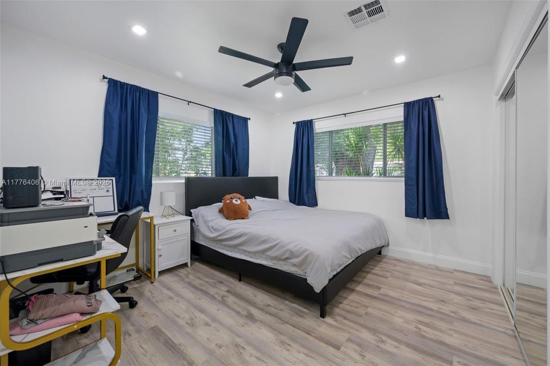 Vendido Recientemente: $540,000 (3 camas, 2 baños, 1608 Pies cuadrados)